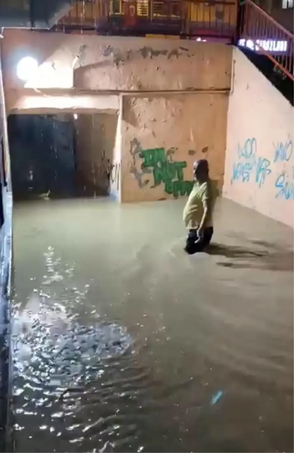 Edirne haberleri: Edirne'de sağanak; evleri su bastı