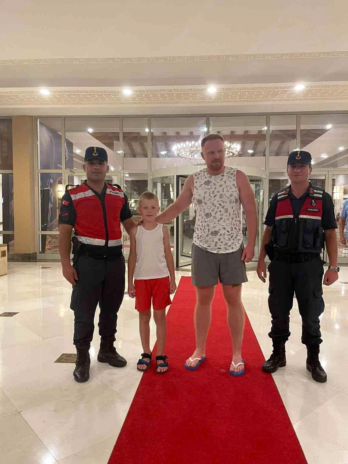 Son dakika haber | Kemer'de kaybolan 2 turist çocuk, jandarma ekiplerince bulundu