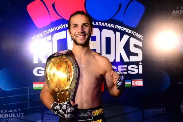 Ünlü boksçu salona Kurtlar Vadisi müziğiyle girdi, müzikten aldığı güçle rakibini yerle bir etti