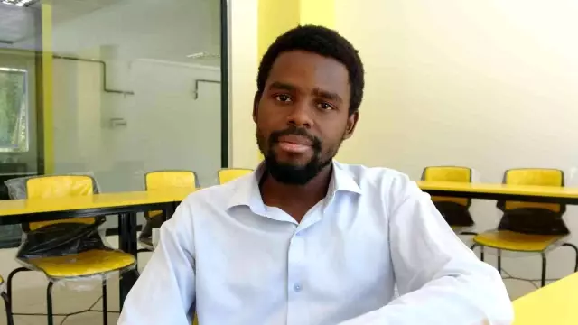 Elazığ haberleri | Nijerya'dan öğrenci olarak geldiği Elazığ'da kendi dil okulunu açtı