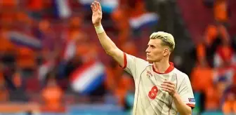 Son Dakika: Fenerbahçe, Makedon sol bek Ezgjan Alioski'yi 1 yıllığına kiraladı