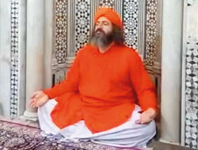 1300 yıllık tarihi Şam Emevi Cami'nde Budistler ayin düzenledi