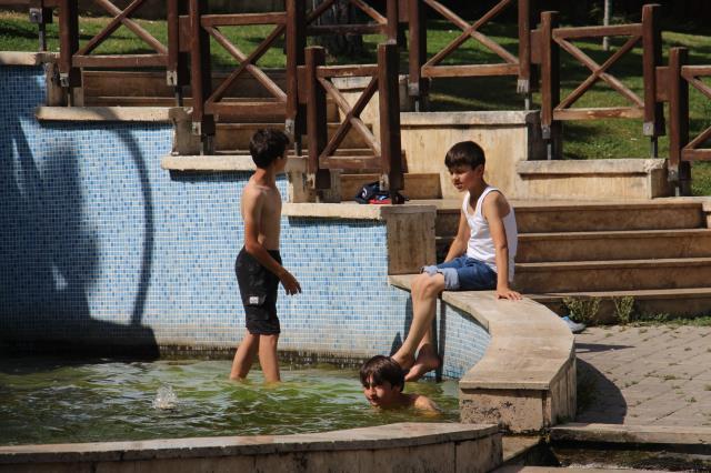 Denize kıyısı olmayan Sivas'ta yüzmek yasaklandı