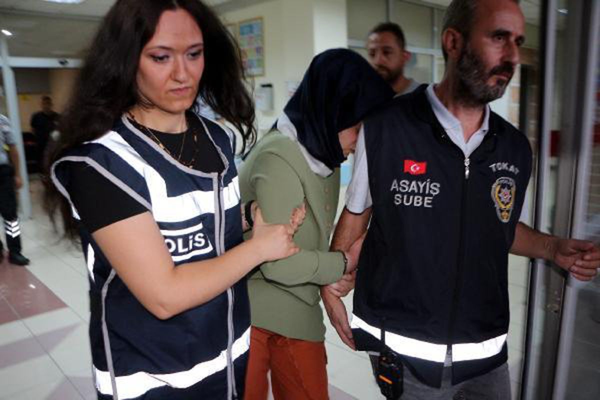 Son dakika gündem: ESKİ NİŞANLISINI KIZ ARKADAŞIYLA BİRLİKTE GÖRÜP, TABANCASINI ATEŞLEDİ 1 ÖLÜ, 1 YARALI