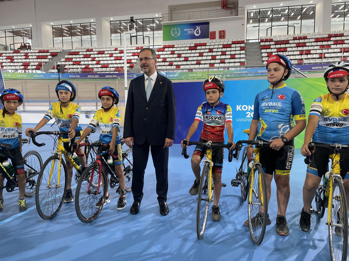 Konya haberi! Gençlik ve Spor Bakanı Kasapoğlu, Konya Olimpik Veledromu'nda incelemelerde bulundu Açıklaması