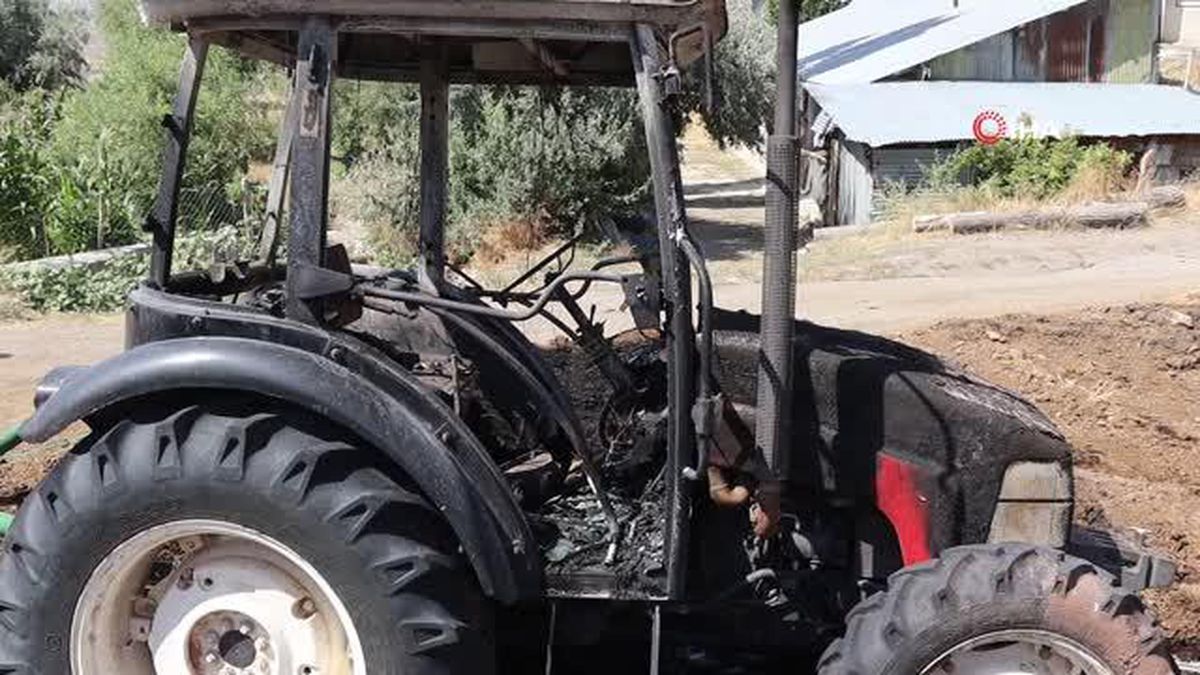 Balıkesir 3. sayfa haberleri: Gizlice geldiler, benzin döküp traktör ve 850 balya otu yaktılar