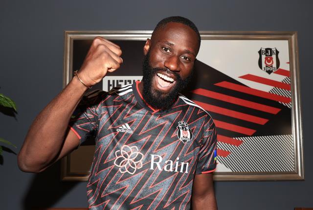 Son Dakika: Rıdvan Yılmaz'ın yeri çabuk doldu! Arthur Masuaku resmen Beşiktaş'ta