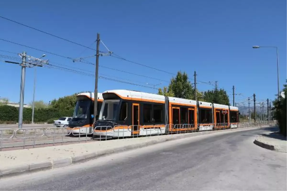 Trafoda yangın çıktı, tramvay seferleri 3 saat durdu
