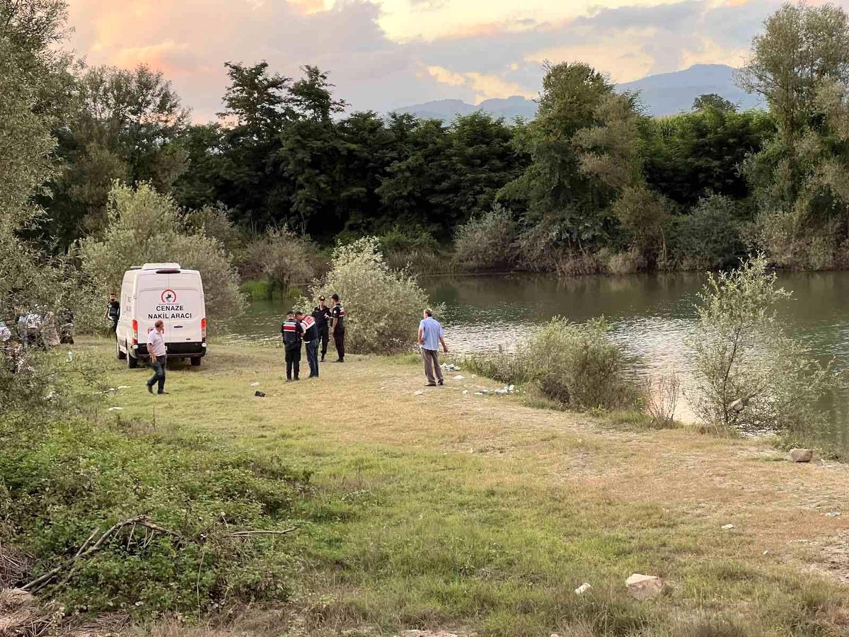 Yüzünü yıkamak istedi, gölete düşerek can verdi