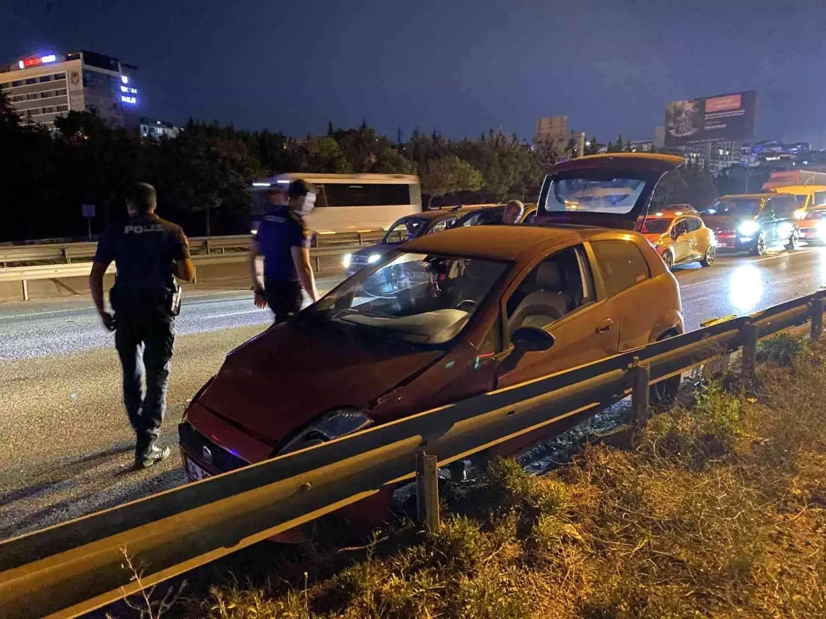 D-100'de iki otomobil çarpıştı: 1 yaralı