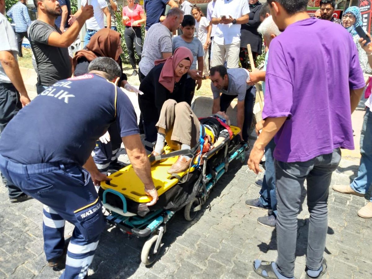 Kamyonetin çarptığı yaya yaralandı