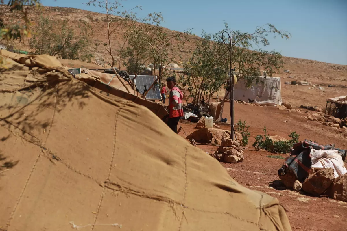 Batı Şeria'da yerleşimci şiddetine maruz kalan Filistinli bedeviler göçe zorlanıyor (2)