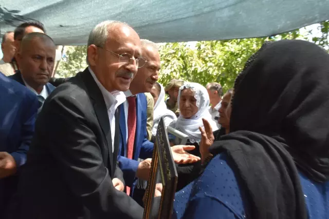 Kılıçdaroğlu, Uludere'deki olayda hayatını kaybedenlerin ailelerini ziyaret edip söz verdi: Bu olayı aydınlatacağım