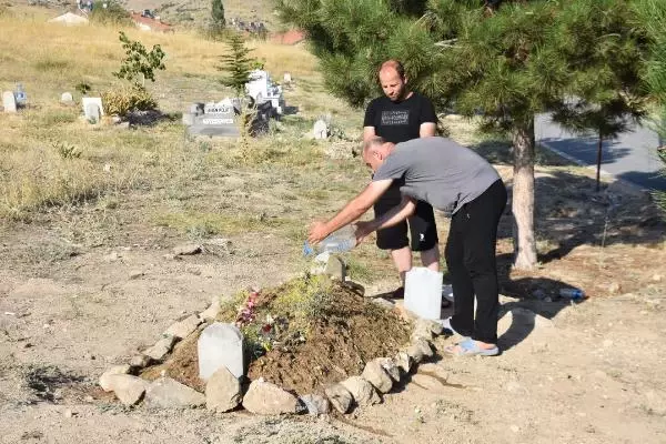 Akıma kapılıp ölen Taha'nın annesinin sözleri yürek yaktı: Doğum günü hediyesi olarak üstüne toprak attım