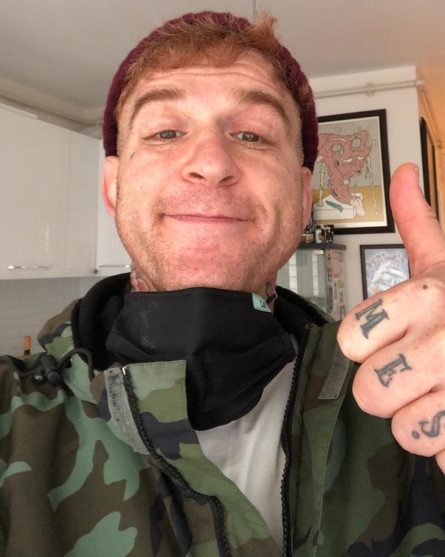 Gökhan Özoğuz'dan garsonun başında içki döken Demet Akalın'a tepki: Tıynetsiz ve seviyesiz