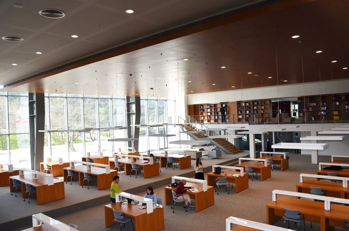 İstanbul Atlas Üniversitesi Bölümleri