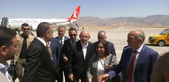 Şırnak gündem haberleri | Kılıçdaroğlu, Şırnak'ta 'Hak, Hukuk, Adalet' Sloganları ile Karşılandı