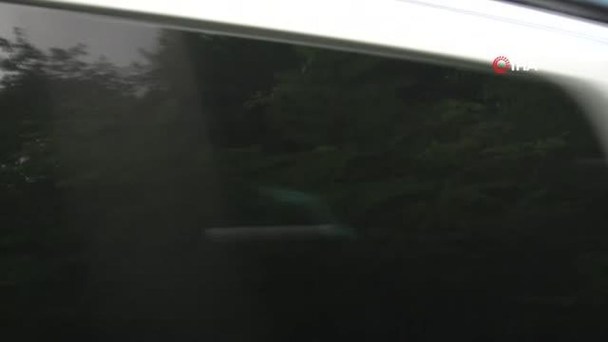 Sarıyer'de kamyon devrildi, sürücünün burnu bile kanamadı