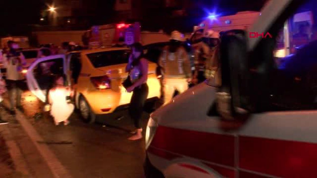 BEŞİKTAŞ'TA, NAVİGASYONUN TERS YOLA SOKTUĞU OTOMOBİL TAKSİYE ÇARPTI: 7 YARALI