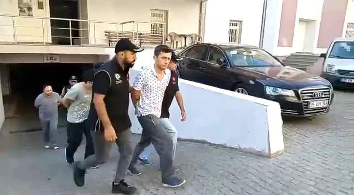 Son dakika haberleri! Hücre evlerinde sahte kimlikle yakalanan 3 ihraç üsteğmen tutuklandı