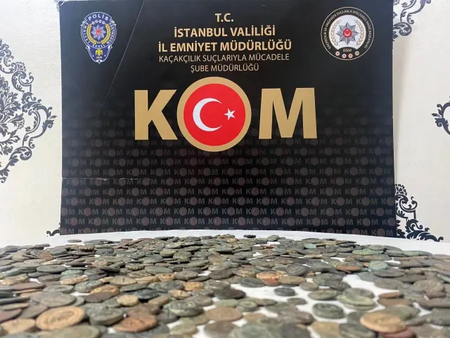 KOM'dan tarihi eser kaçakçılarına operasyon! Binlerce sikke ele geçirildi