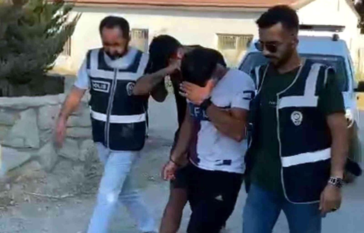 Muğla haberi... Muğla'da göçmen kaçakçısı 2 kişi tutuklandı