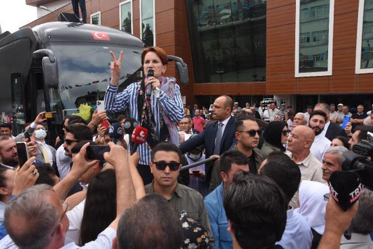 AKŞENER ATAYAMAYACAKSAN NİÇİN ÖĞRETMEN OKULU AÇIYORSUN