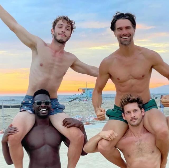 Boran Kuzum LGBT partisine mi katıldı? Erkeklerle çektirdiği fotoğrafları bomba Boran Kuzum LGBT partisine mi katıldı? Erkeklerle çektirdiği fotoğrafları bomba