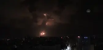 İsrail'in hava saldırılarına karşılık Gazze'den roketler atıldı (2)