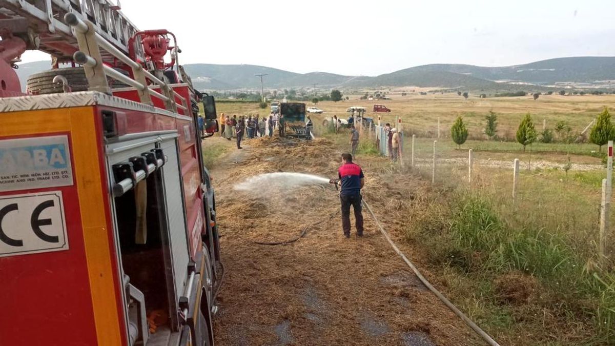 Saman yüklü kamyonet kül oldu