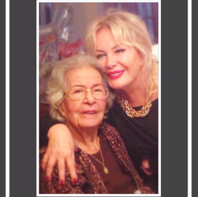 Emel Sayın'ın kardeşi Fatoş Sayın hayatını kaybetti Emel Sayın'ın kardeşi Fatoş Sayın hayatını kaybetti