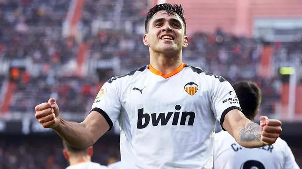 Fenerbahçe, Valencia'da 140 milyon euro serbest kalma bedeli bulunan Maxi Gomez ile her konuda anlaştı