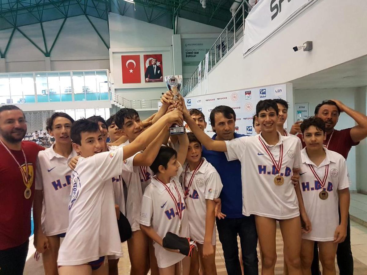 Hatay spor haberi... Hatay Büyükşehir Belediyesi, sutopunda şampiyon oldu