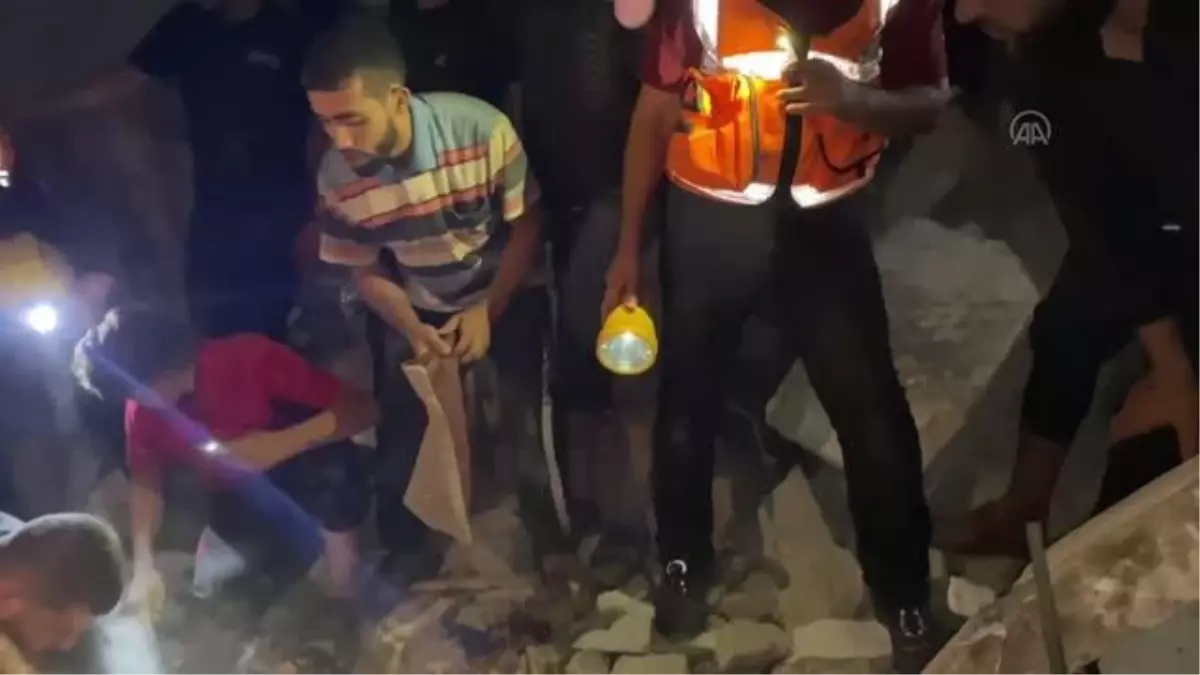 İsrail'in Gazze'nin Refah bölgesine düzenlediği saldırıda 7 kişi yaşamını yitirdi (4)