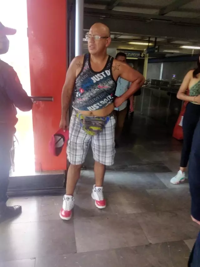 Kadının taciz iddiası metroyu karıştırdı! Kavga edenlerden birinin kulağı koptu