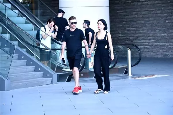 Yeni sevgilisiyle el ele yürüyen Merve Boluğur, Murat Dalkılıç sorusunu duyunca çıldırdı Yeni sevgilisiyle el ele yürüyen Merve Boluğur, Murat Dalkılıç sorusunu duyunca çıldırdı