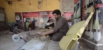 Peştu müziğinin enstrümanı Rabab yapımı