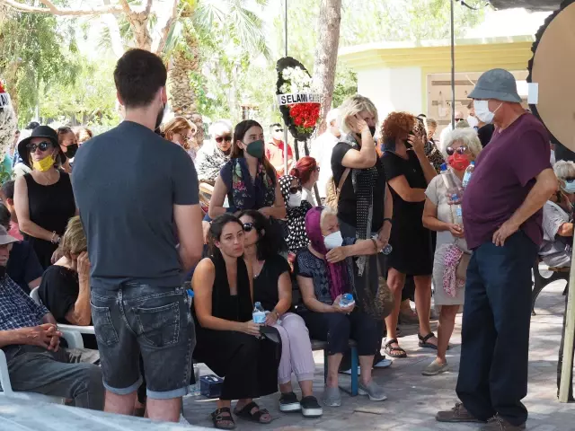 Seslendirme sanatçısı Sungun Babacan, son yolculuğuna uğurlandı Seslendirme sanatçısı Sungun Babacan, son yolculuğuna uğurlandı