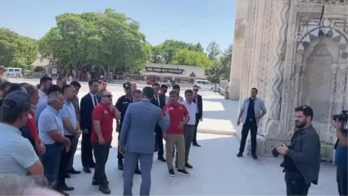 Bakan Varank, Sultanhanı Belediyesini ziyaret etti