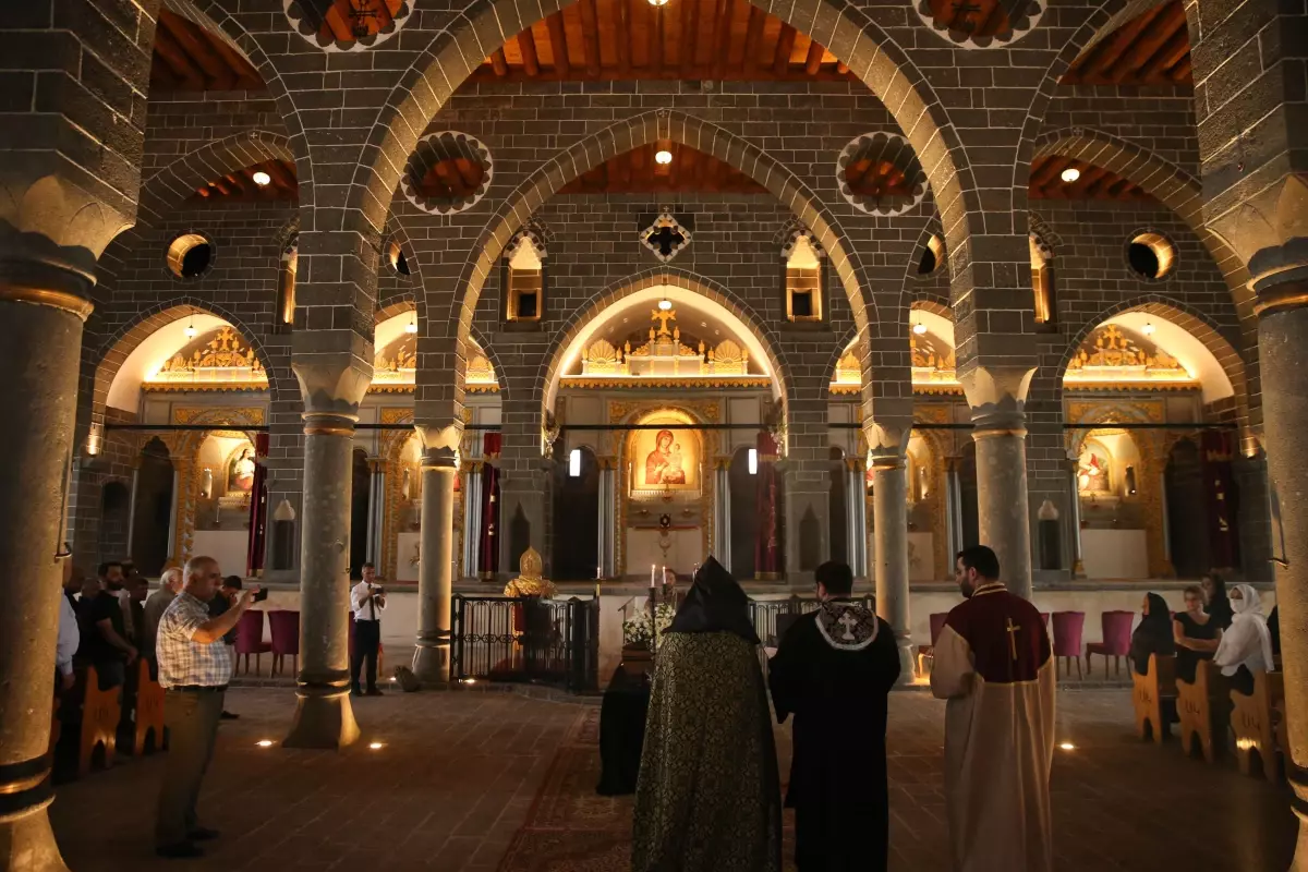 Kilis haber... Başepiskopos Ateşyan'ın ablası için Diyarbakır'daki tarihi kilisede cenaze töreni yapıldı