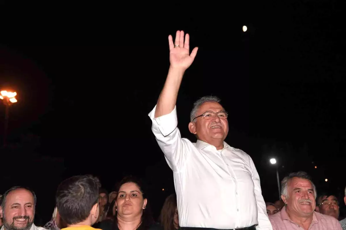 Kayseri haberleri... Başkan Büyükkılıç, Hacılar'da Birlik ve Beraberlik Gecesi'ne Katıldı