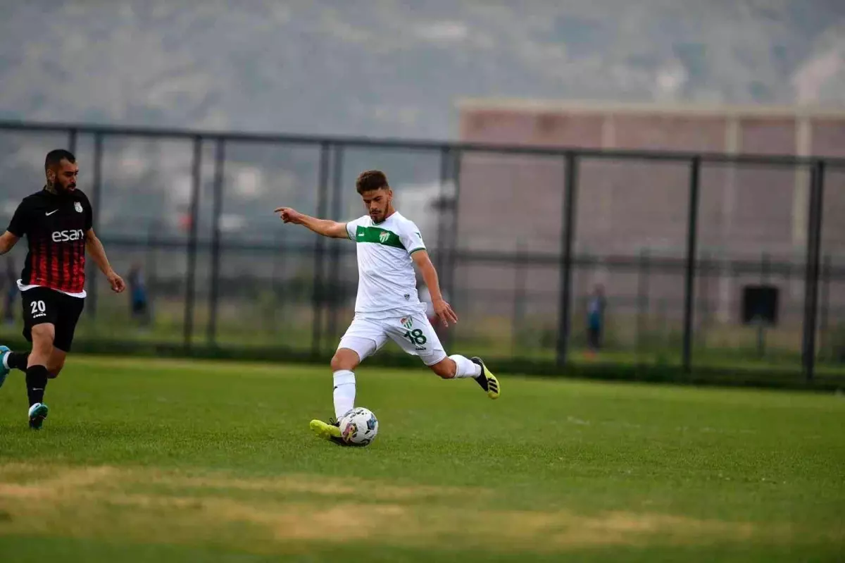 Bursa spor haberleri | Bursaspor hazırlık maçında 68 Aksaray Belediyespor'u 2-1 yendi