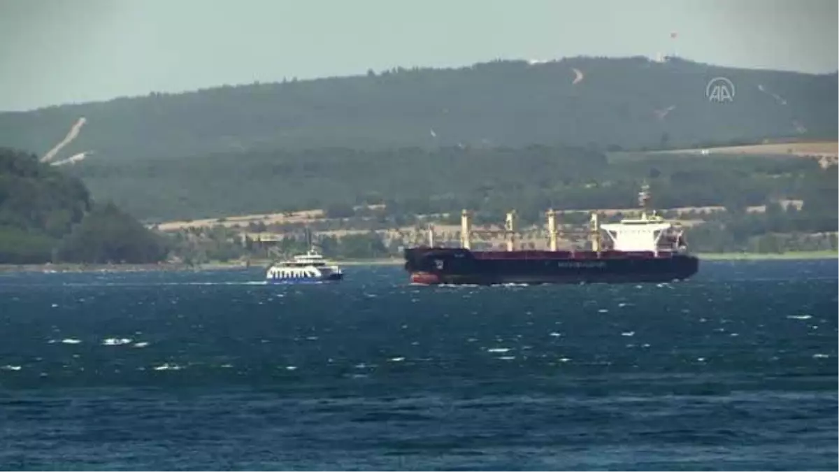 Çanakkale haber | ÇANAKKALE - Ukrayna'dan yola çıkan mısır yüklü gemi Çanakkale Boğazı'ndan geçti