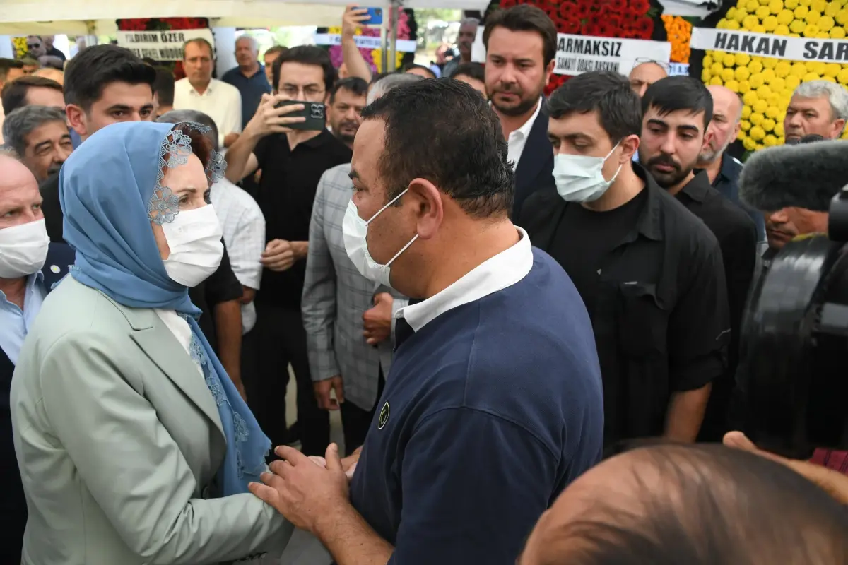 Kırıkkale gündem haberi... Meral Akşener, Abb Meclisi İyi Parti Grup Başkanvekili Adnan Beker'in Babası Hacı Çelebi Beker'in Cenaze Törenine Katıldı