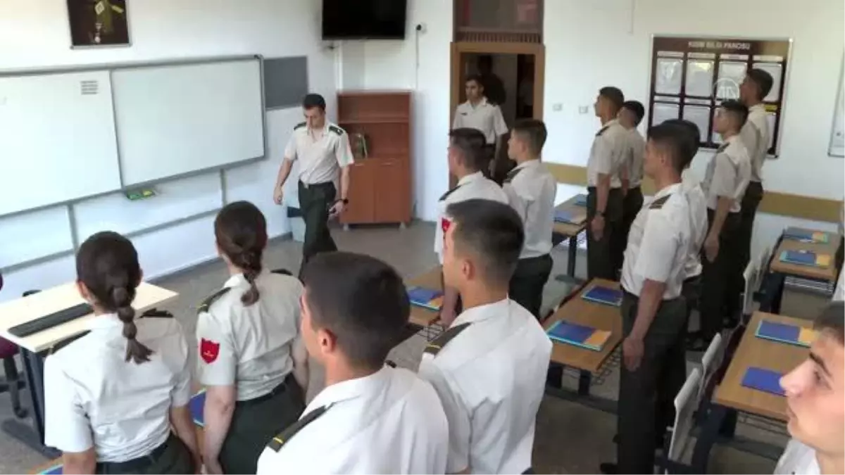 Son dakika haberi... İZMİR/ANKARA - Geleceğin subayları hazırlık sınıfında 7 yabancı dille donanım kazanıyor (1)