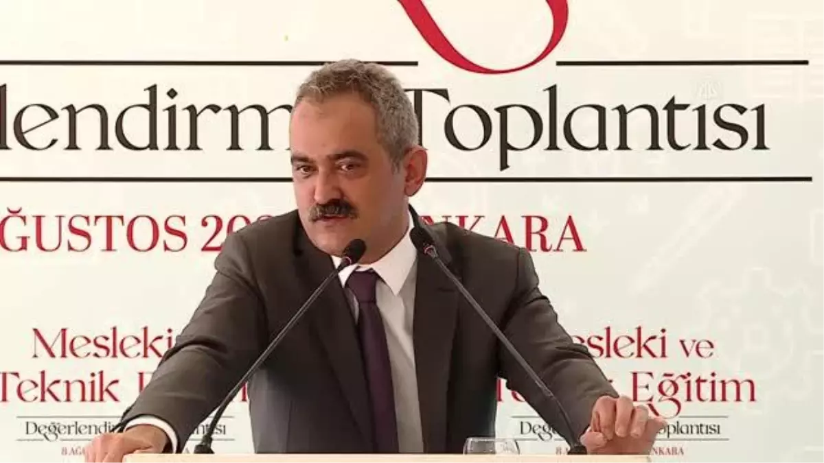 Milli Eğitim Bakanı Özer: '(Kovid-19 sürecinde mesleki eğitim) Bu süreç mesleki eğitimin ne kadar kritik olduğunu bize öğretti'