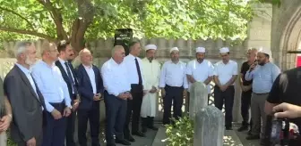 Mimar Sinan'ın vasiyeti üzerine Süleymaniye Camisi'nde aşure dağıtıldı