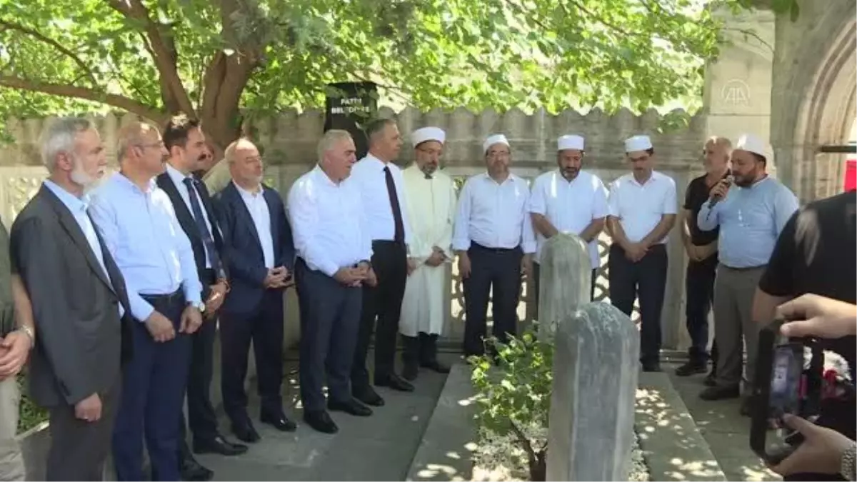 Mimar Sinan'ın vasiyeti üzerine Süleymaniye Camisi'nde aşure dağıtıldı