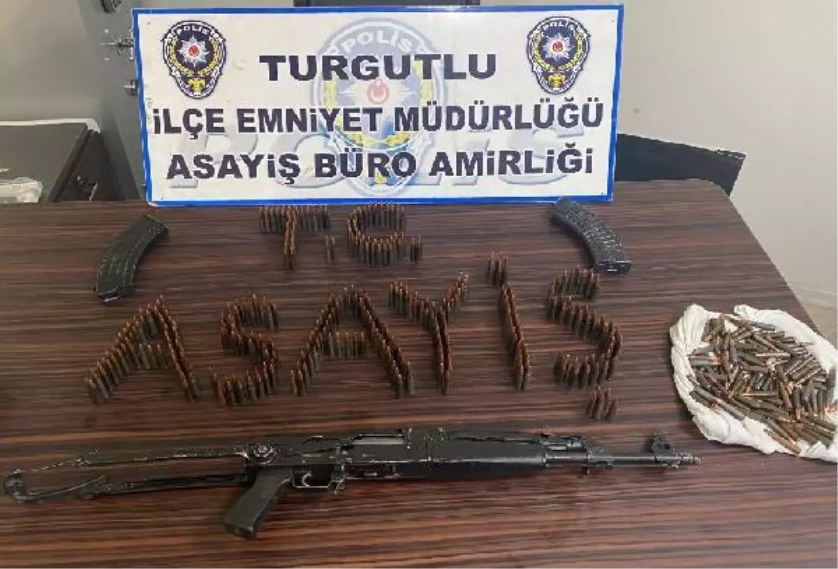 Polisin durdurduğu otomobilde uzun namlulu silah ile 496 adet mermi ele geçirildi