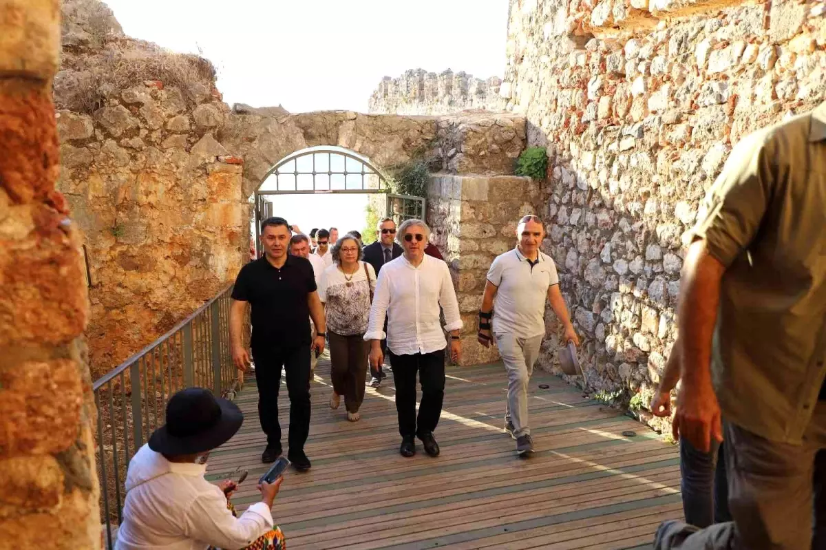 Turizm noktasında görüş alışverişi